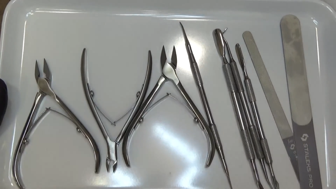 Обработка на ноктите при педикюр с инструменти - II част